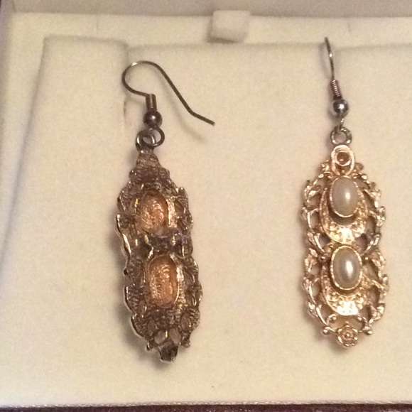 Pearl Swag Drop Earrings - Picture 3 of 3